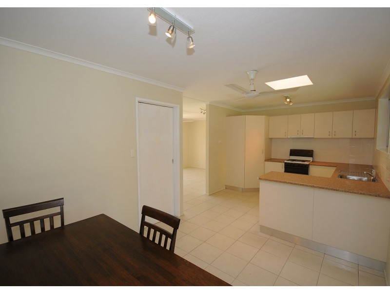 11 Southerden Street, Torquay QLD 4655