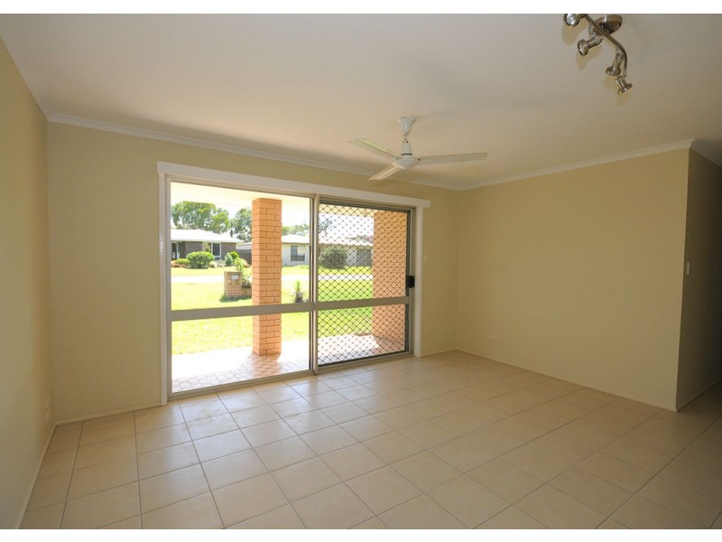 11 Southerden Street, Torquay QLD 4655