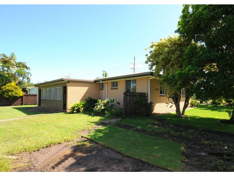11 Southerden Street, Torquay QLD 4655