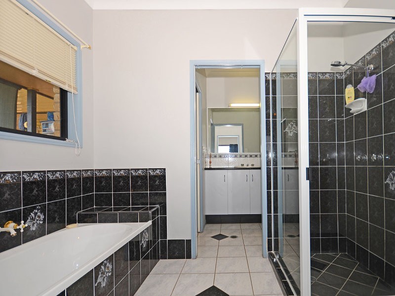 31 Finch Court, Walligan QLD 4655