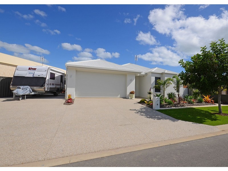 15 Satinwood Avenue, Urraween QLD 4655