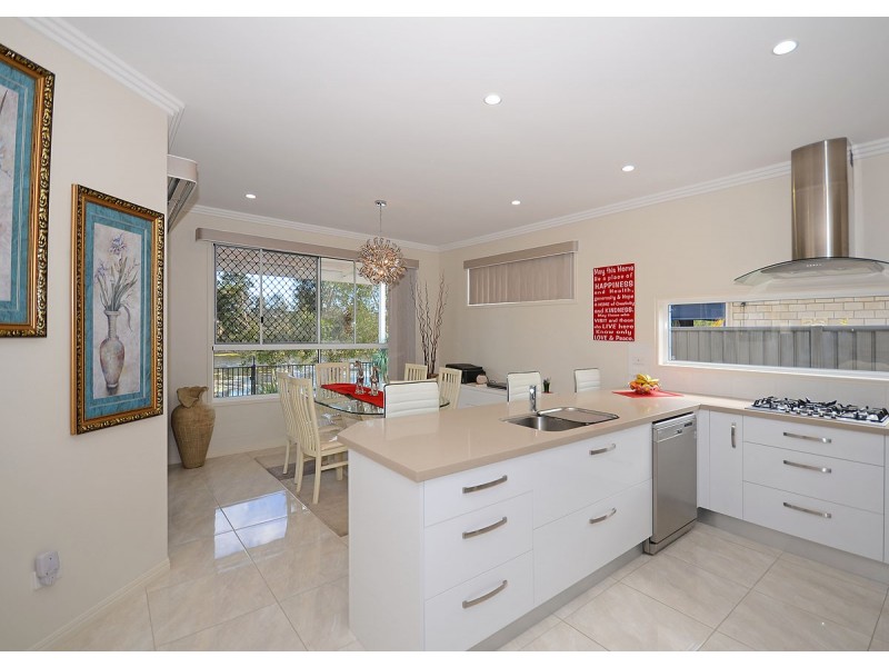 15 Satinwood Avenue, Urraween QLD 4655