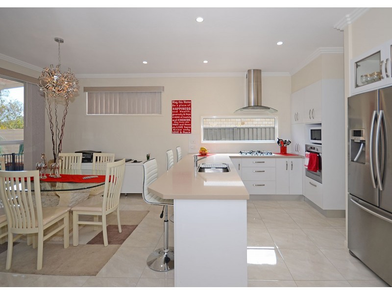 15 Satinwood Avenue, Urraween QLD 4655