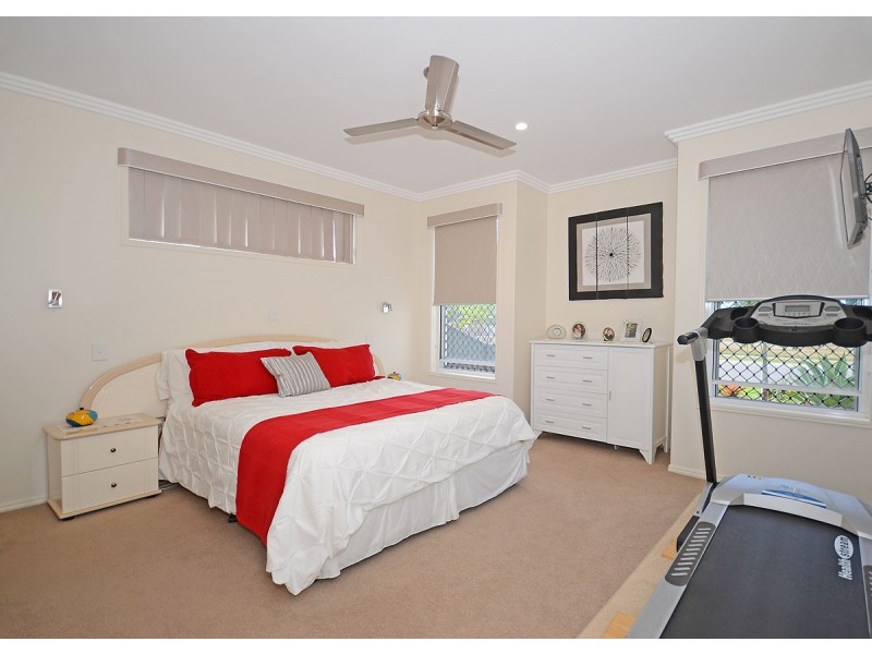 15 Satinwood Avenue, Urraween QLD 4655