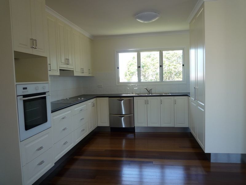 30 Pulgul Street, Urangan QLD 4655