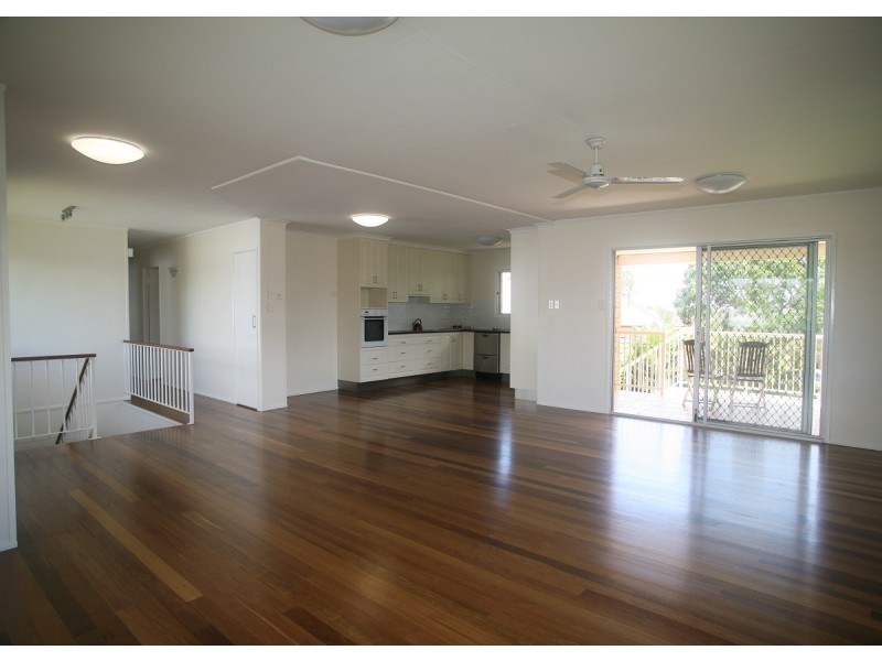 30 Pulgul Street, Urangan QLD 4655