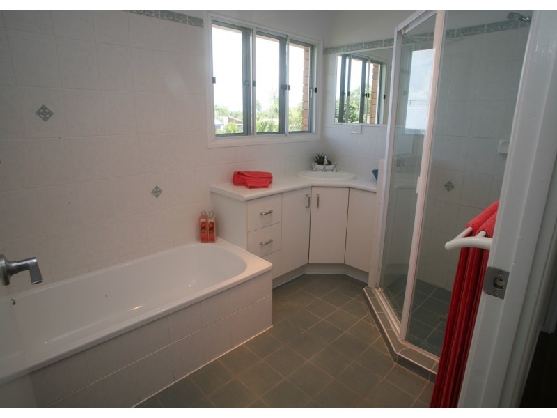 30 Pulgul Street, Urangan QLD 4655