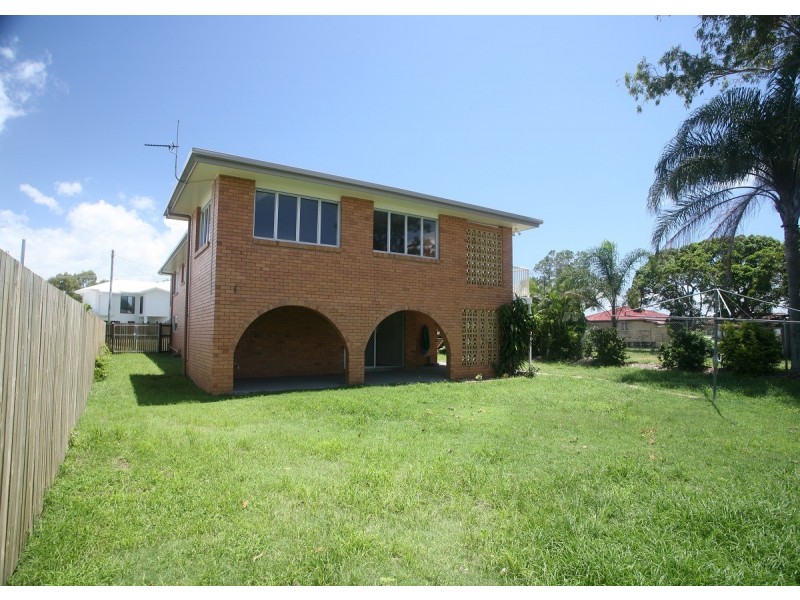 30 Pulgul Street, Urangan QLD 4655