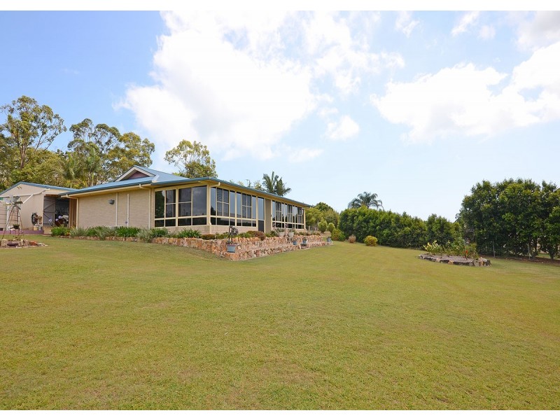 9-11 Kariss Drive, Dundowran Beach QLD 4655
