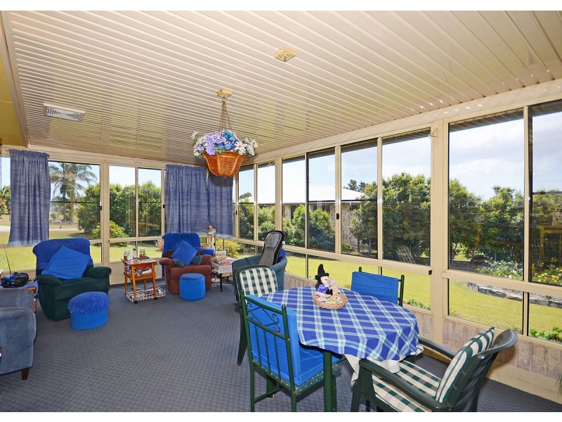 9-11 Kariss Drive, Dundowran Beach QLD 4655