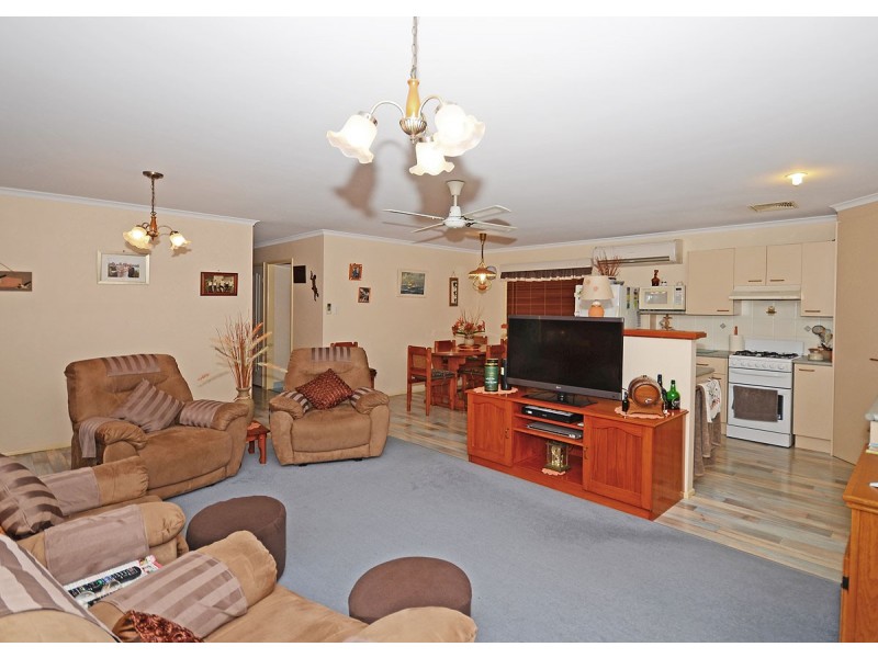 9-11 Kariss Drive, Dundowran Beach QLD 4655