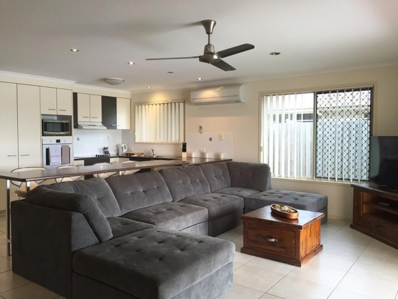 20 Earl St Vincent Circuit, Eli Waters QLD 4655