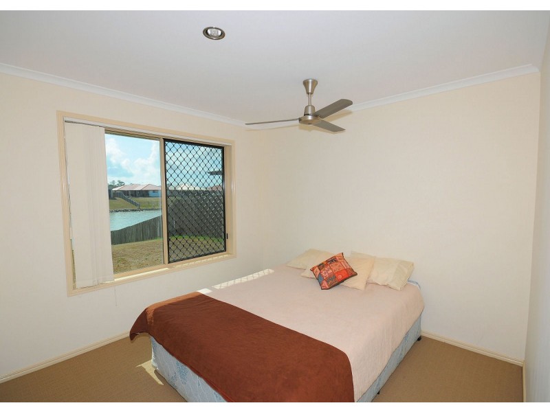 20 Earl St Vincent Circuit, Eli Waters QLD 4655