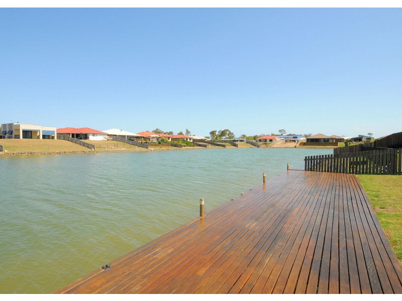 20 Earl St Vincent Circuit, Eli Waters QLD 4655