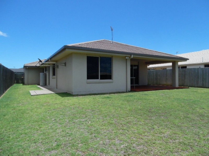 20 Earl St Vincent Circuit, Eli Waters QLD 4655