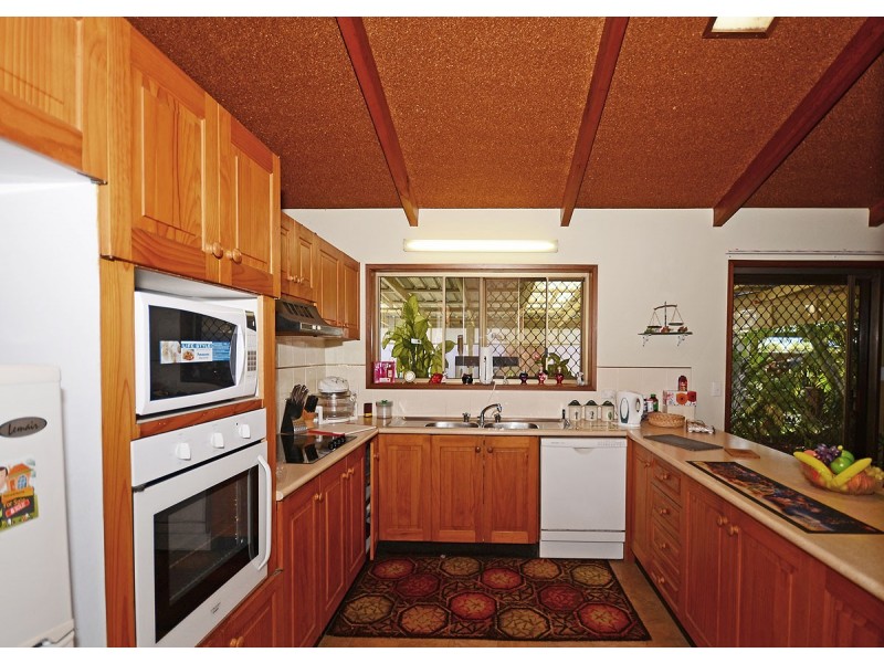 2 Trisha Court, Scarness QLD 4655