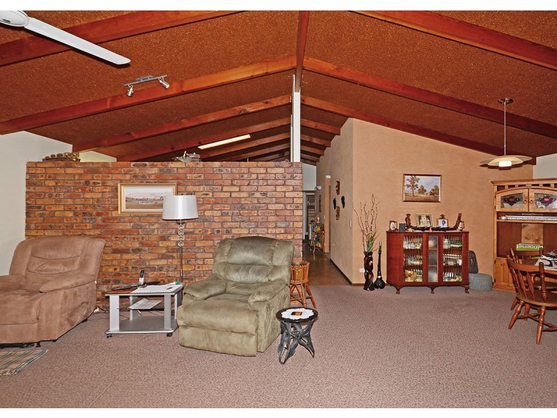 2 Trisha Court, Scarness QLD 4655