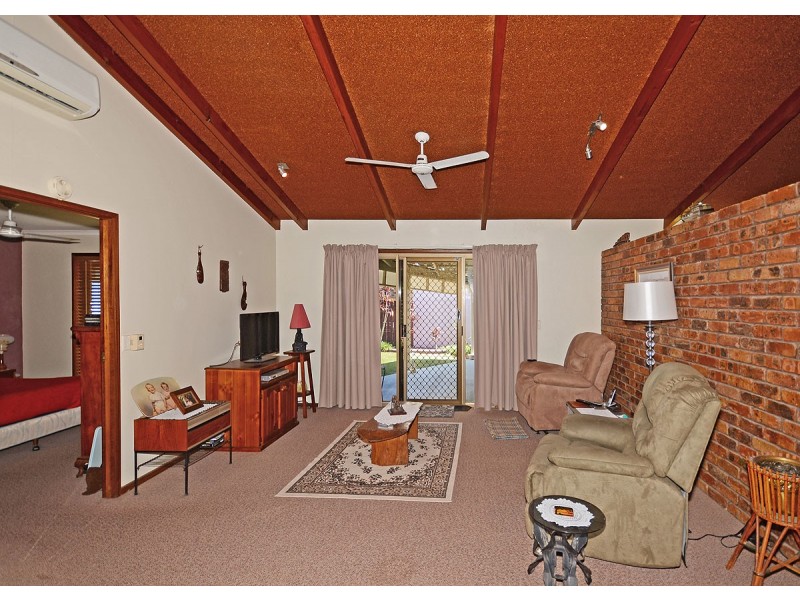 2 Trisha Court, Scarness QLD 4655