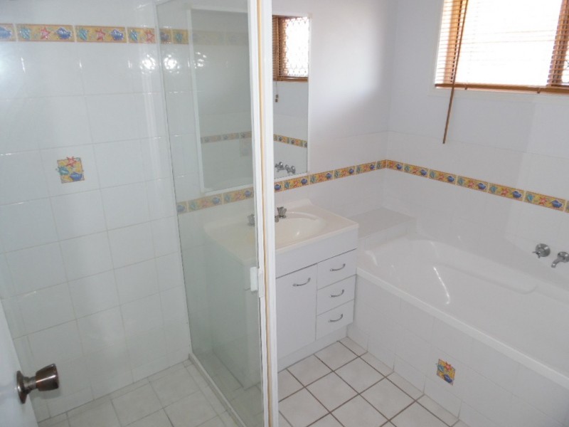 204 Pulgul Street, Urangan QLD 4655