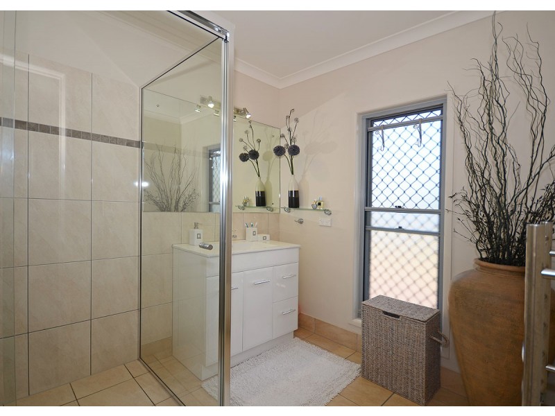 5 Martin Street, Point Vernon QLD 4655