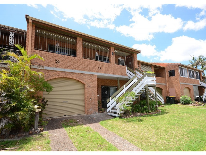 4/6 Witt Street, Torquay QLD 4655