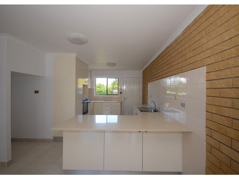 4/6 Witt Street, Torquay QLD 4655
