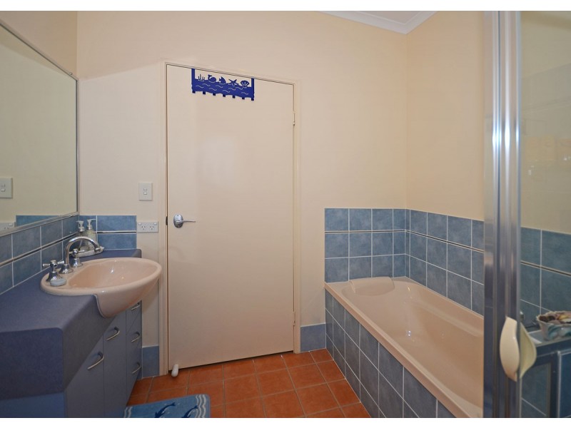 61-34 Elizabeth Street, Urangan QLD 4655