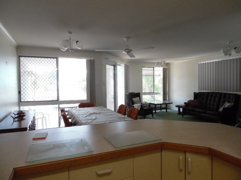 1/367 Esplanade, Scarness QLD 4655