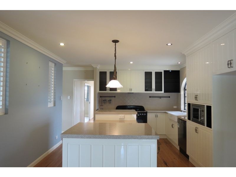 144b Truro Street, Urangan QLD 4655