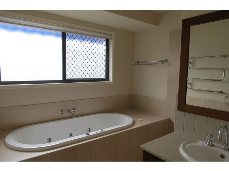 144b Truro Street, Urangan QLD 4655