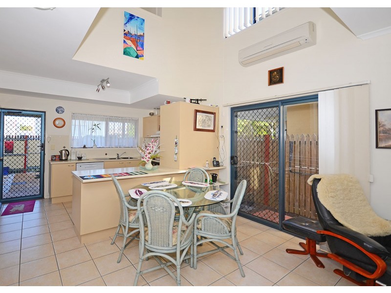 108-34 Elizabeth Street, Urangan QLD 4655