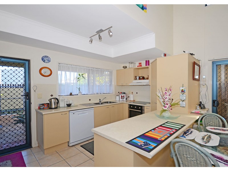 108-34 Elizabeth Street, Urangan QLD 4655