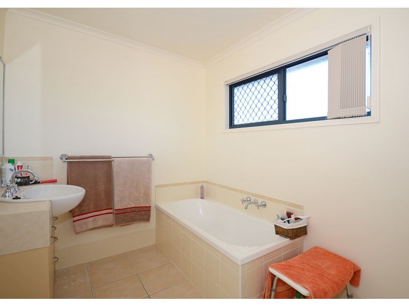 108-34 Elizabeth Street, Urangan QLD 4655