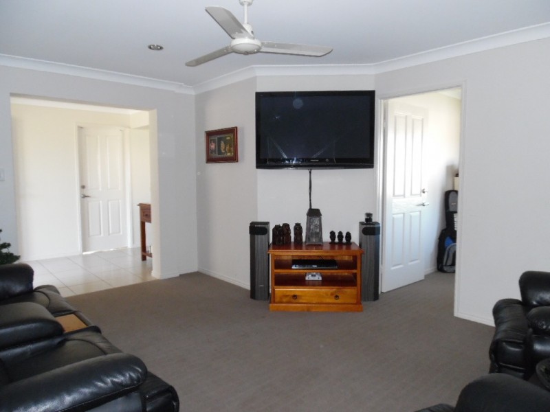 6 Yarrilee Circuit, Dundowran QLD 4655