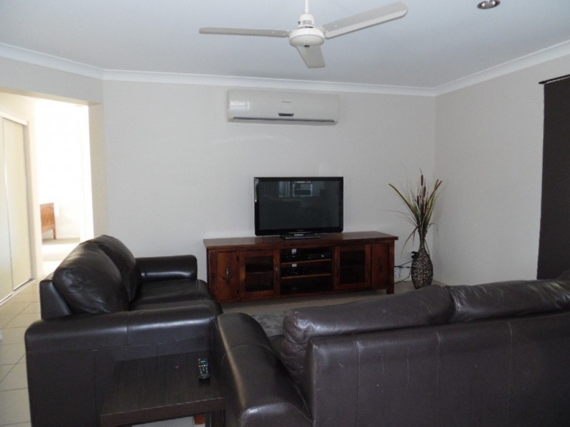 6 Yarrilee Circuit, Dundowran QLD 4655