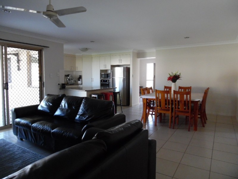 6 Yarrilee Circuit, Dundowran QLD 4655