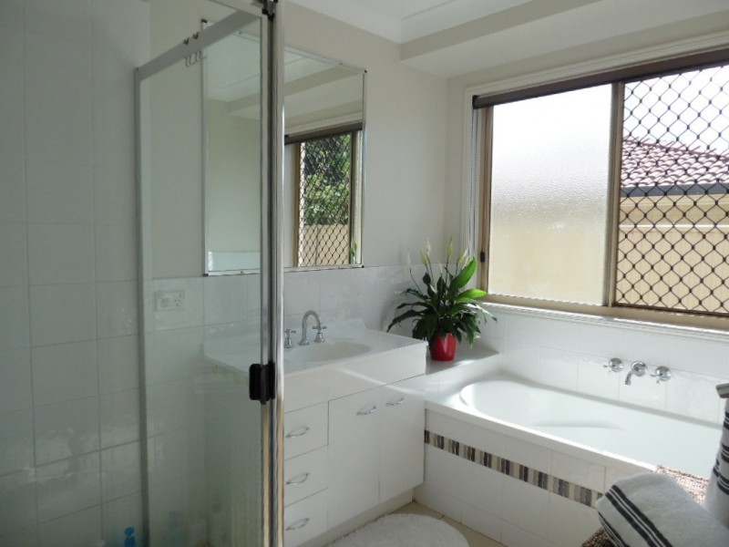 6 Yarrilee Circuit, Dundowran QLD 4655