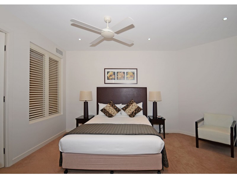402/468 Esplanade, Torquay QLD 4655