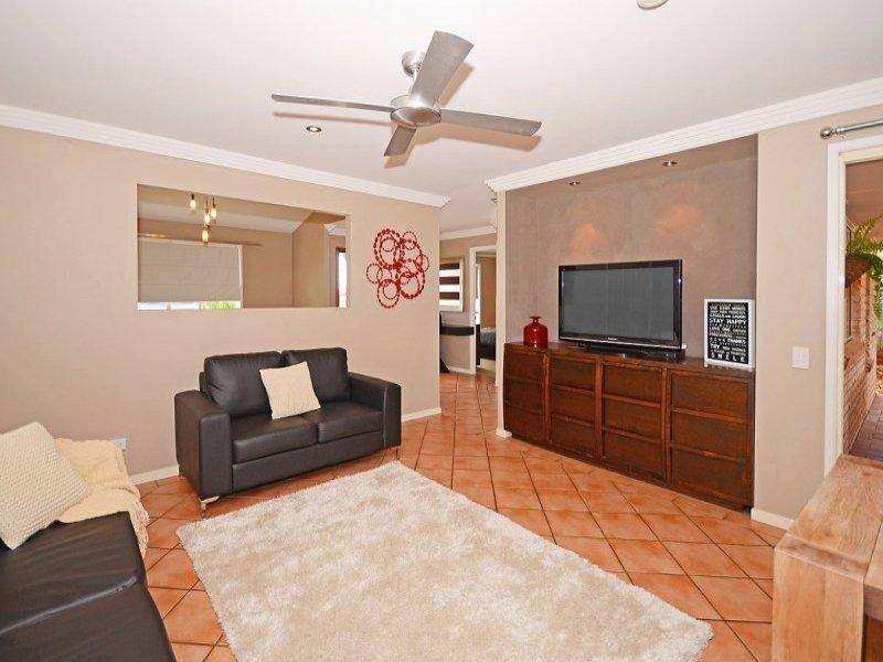 3 Faraday Court, Urraween QLD 4655