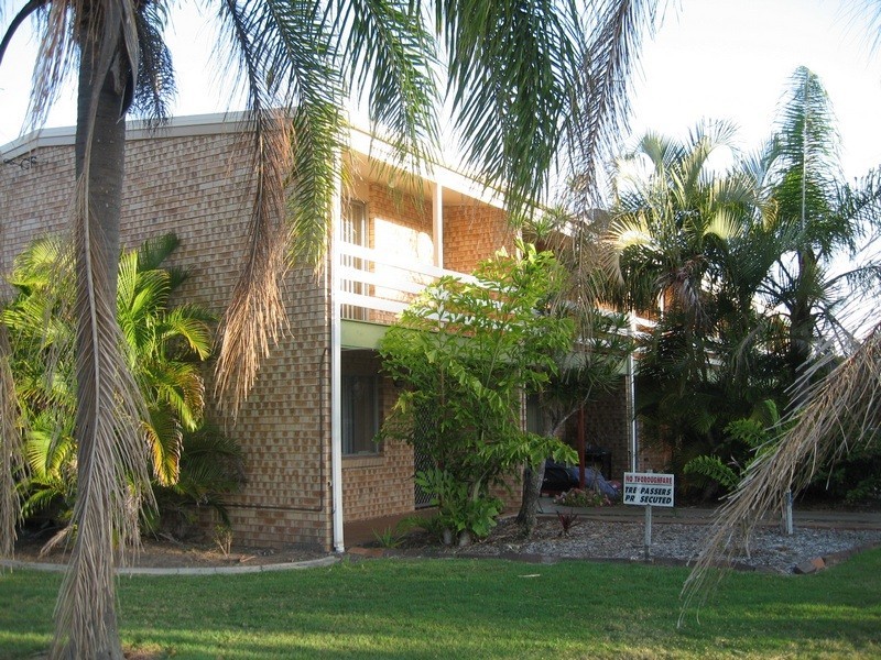 2/3 King Street, Urangan QLD 4655