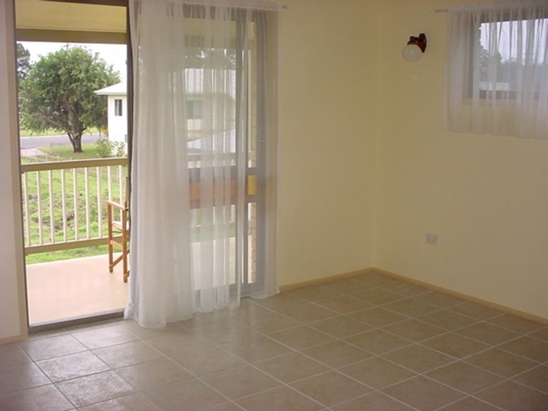 6 Lincolnfield Street, Torquay QLD 4655