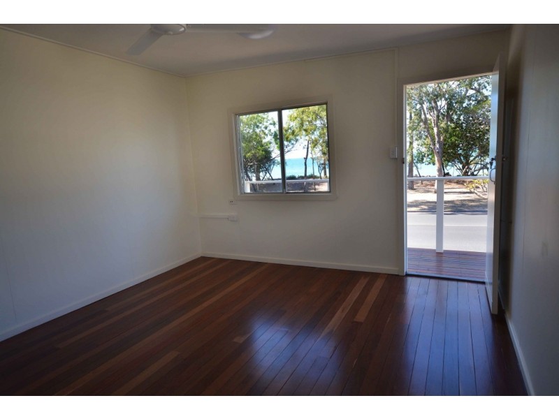 545 Charlton Esplanade, Urangan QLD 4655