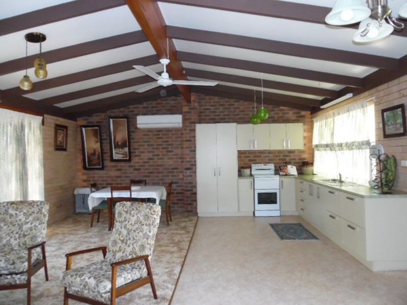 14 Kurrajong Crescent, Point Vernon QLD 4655