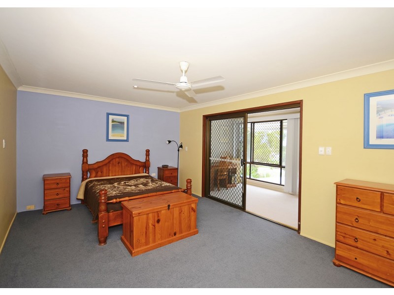 42 Ian Avenue, Kawungan QLD 4655