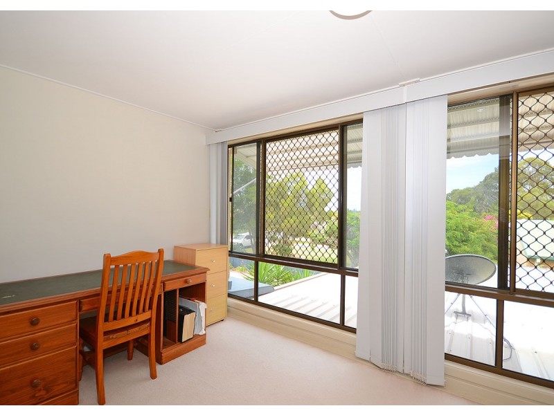 42 Ian Avenue, Kawungan QLD 4655