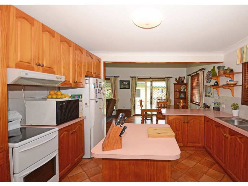 42 Ian Avenue, Kawungan QLD 4655