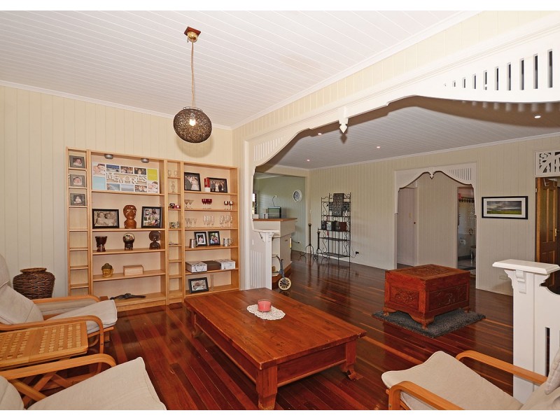 72 Shell Street, Urangan QLD 4655