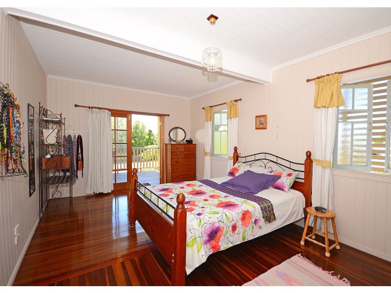 72 Shell Street, Urangan QLD 4655