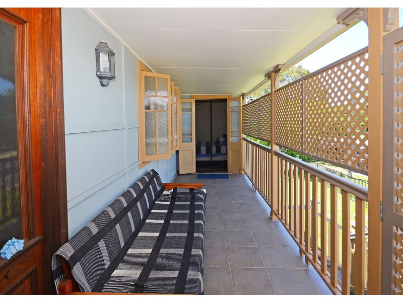 72 Shell Street, Urangan QLD 4655