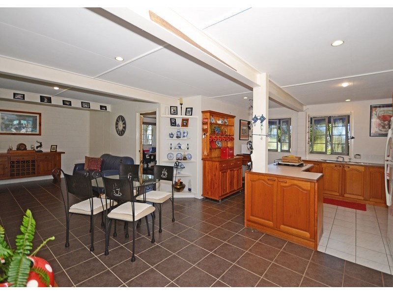 72 Shell Street, Urangan QLD 4655